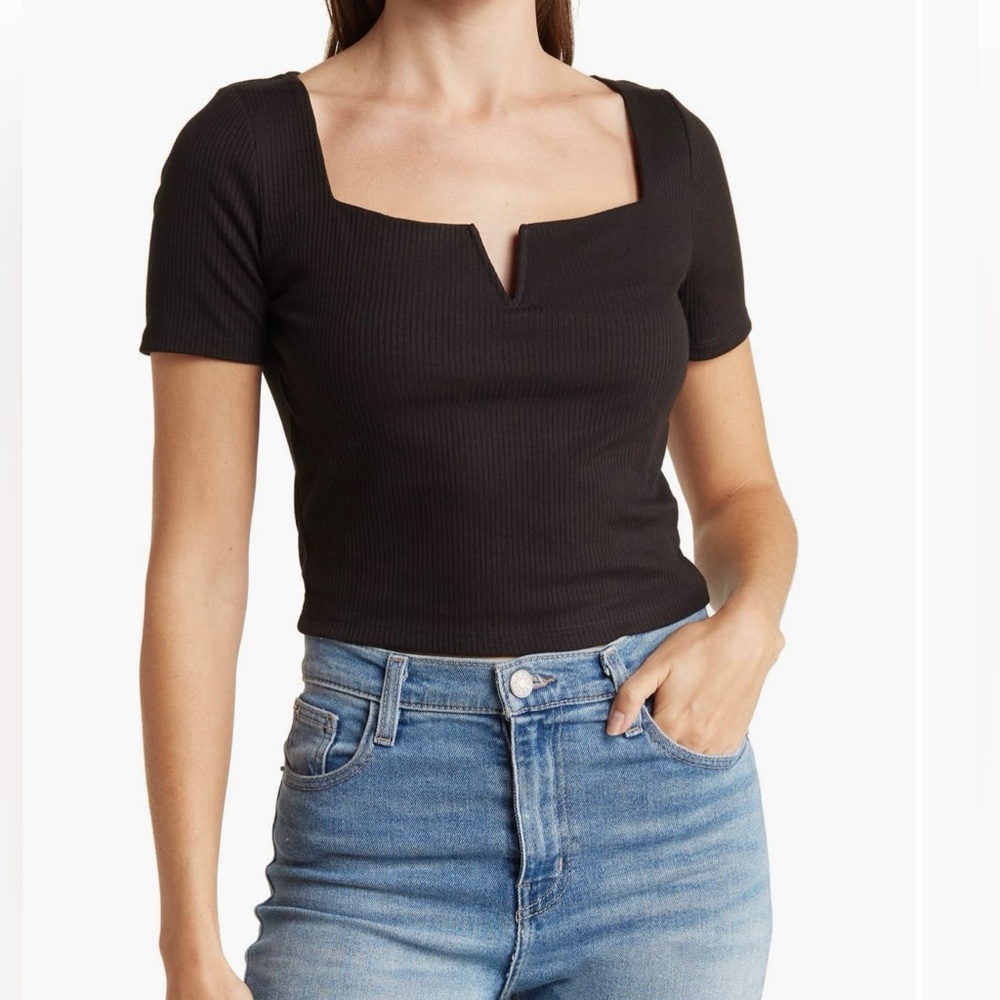 Cropped Short V Shirt